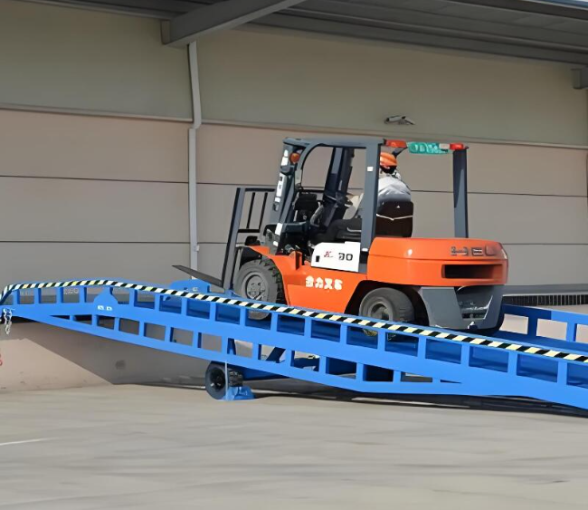 宁江移动式卸货平台（叉车用）